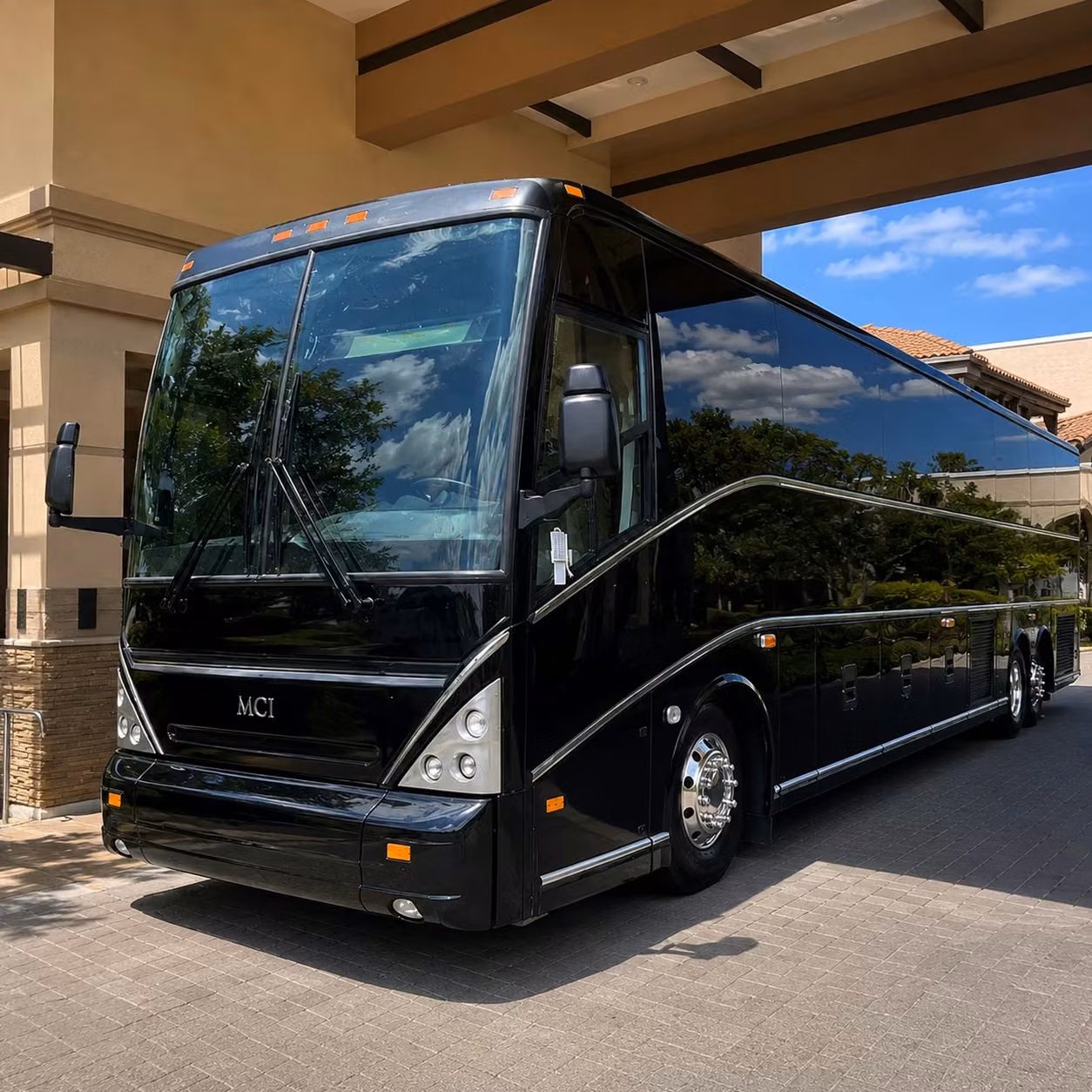 concert and amphitheatre shuttle bus rentals near alpharetta